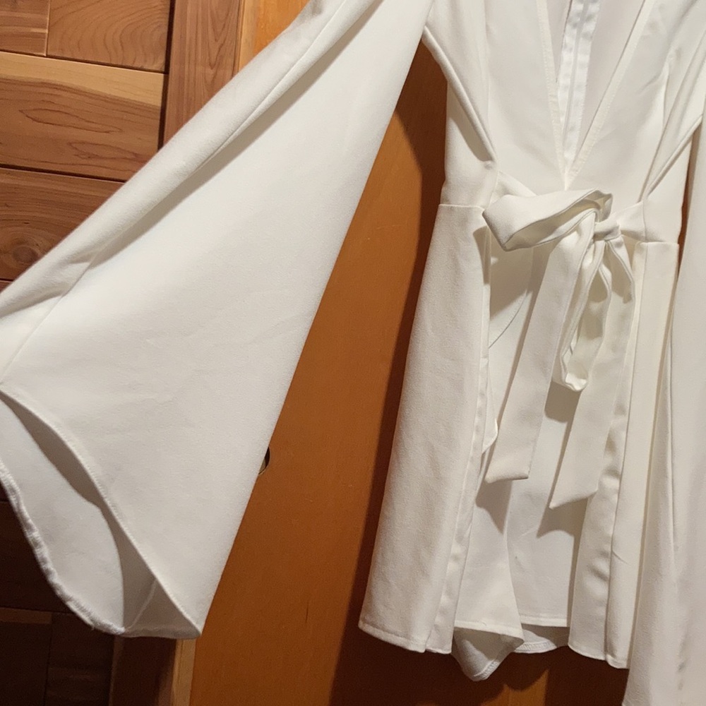 White romper - Picture 3 of 5